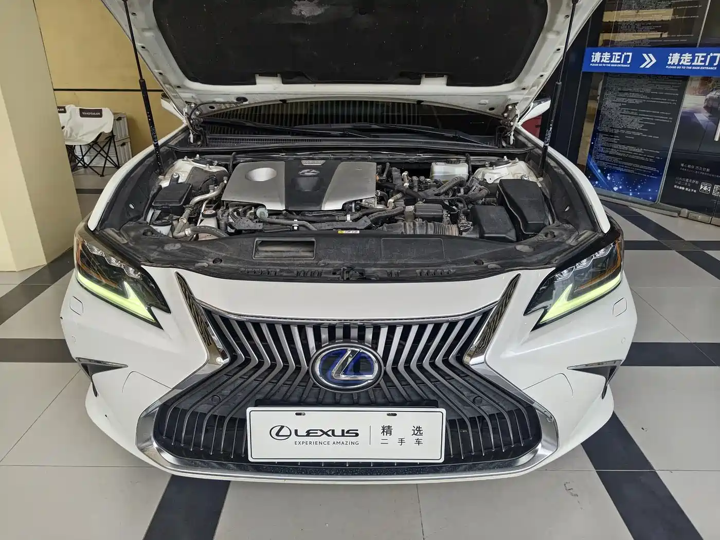 Фото 6 - Lexus ES