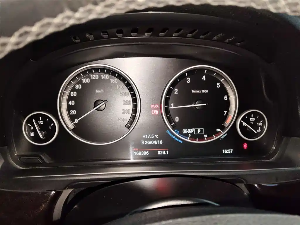 BMW 5 Series 2017 525Li Leading Edition фото 8
