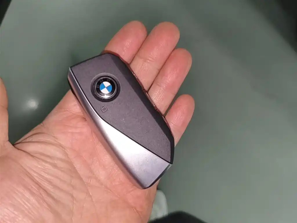 BMW iX 2023 Facelift xDrive40 фото 9