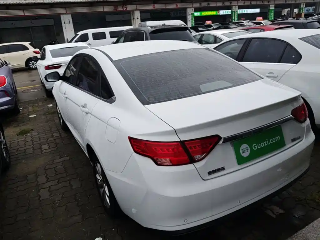 Photo 5 - Geely Emgrand GL