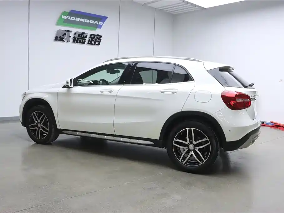 Mercedes-Benz GLA 2016 GLA 220 4MATIC Fashion фото 7