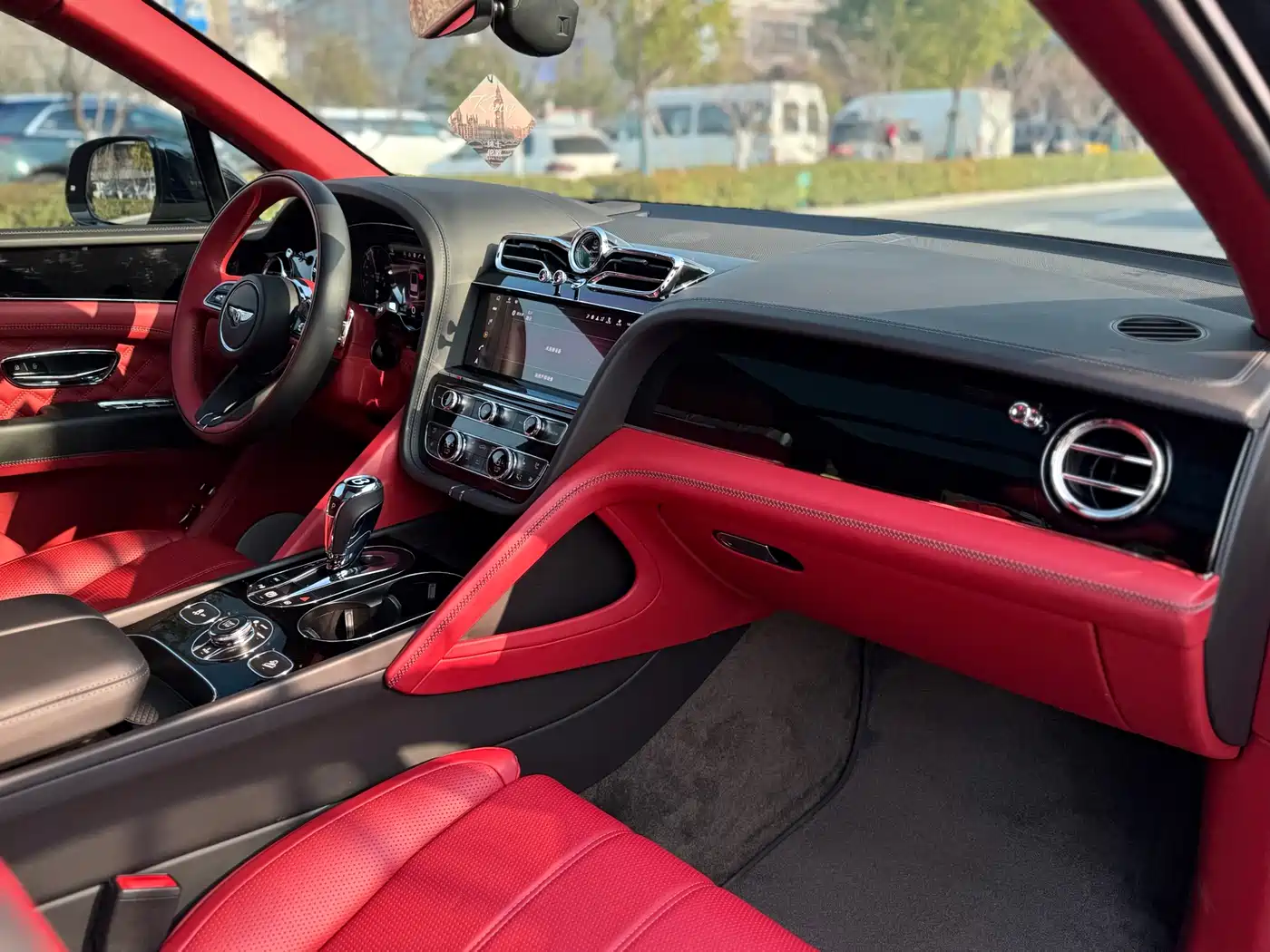 BENTLEY TIMYUE PLUG IN HYBRID