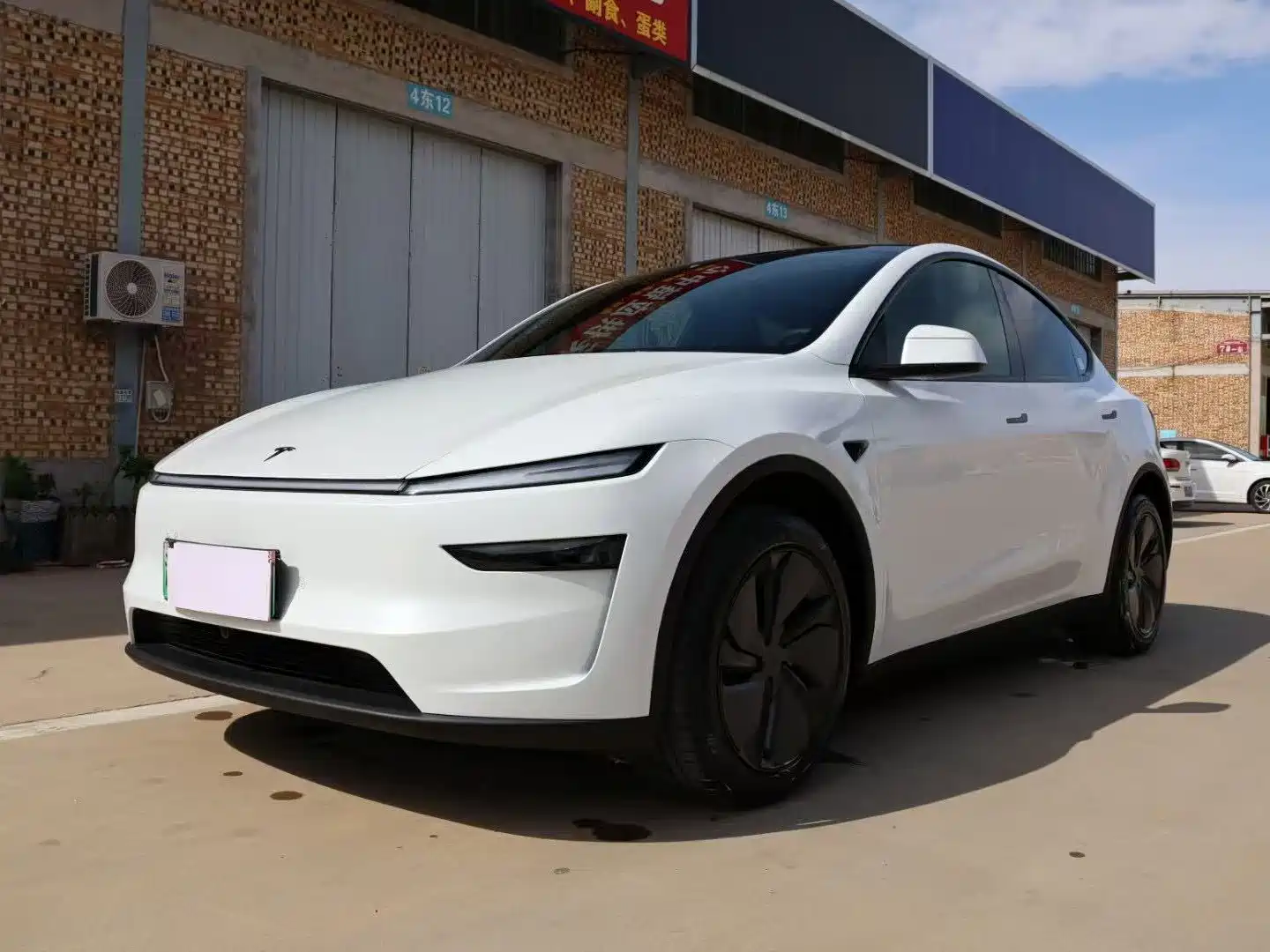 Фото 1 - Tesla Model Y