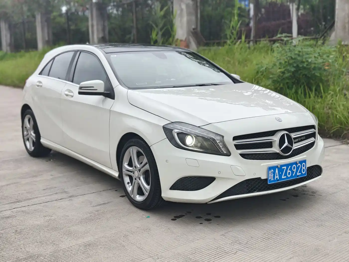 Mercedes-Benz A-Class (Import) 2015 A 180 фото 3