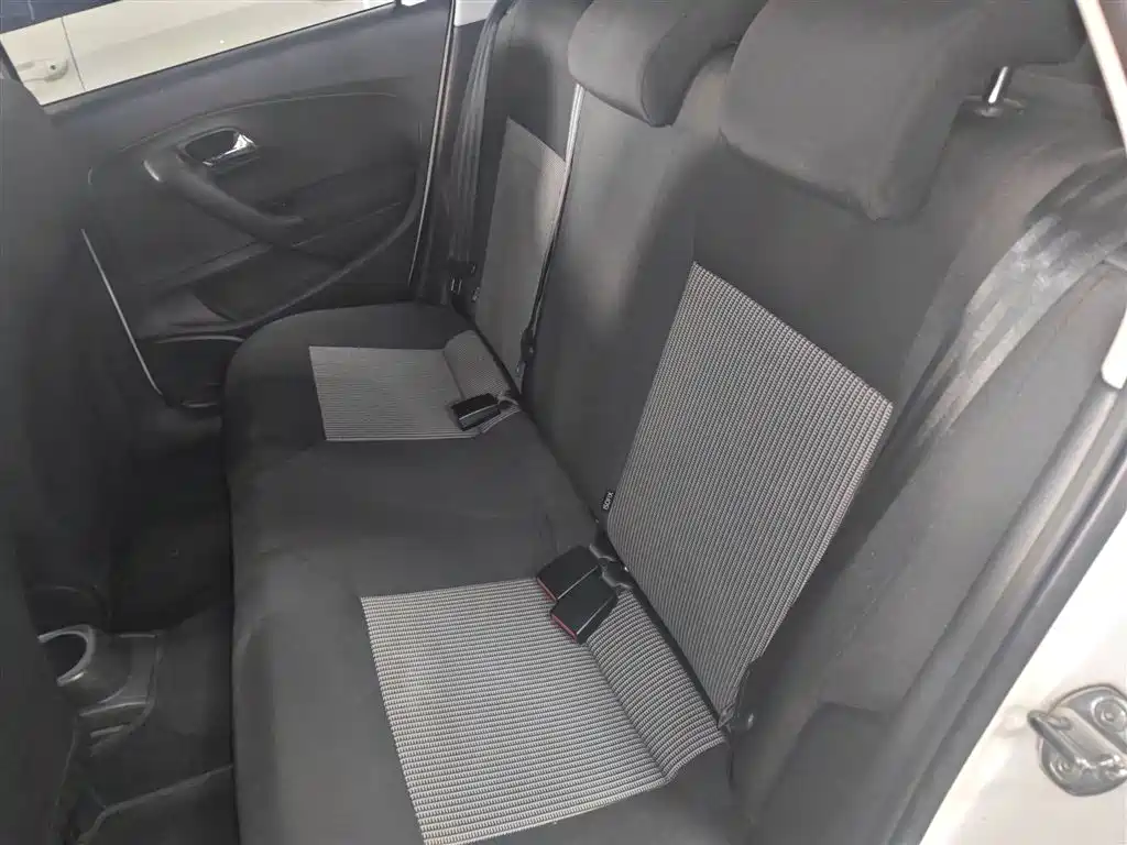 Volkswagen Polo 2016 1.4L Automatic Trend фото 13