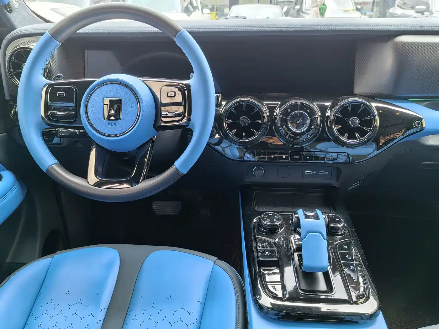 TANK CO CREATION TANK 300