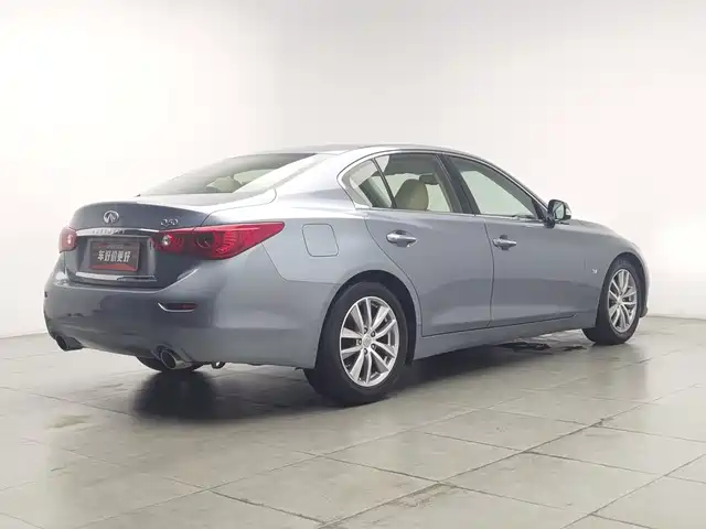 Infiniti Q50 2014 3.7L Comfort Edition — фото 2
