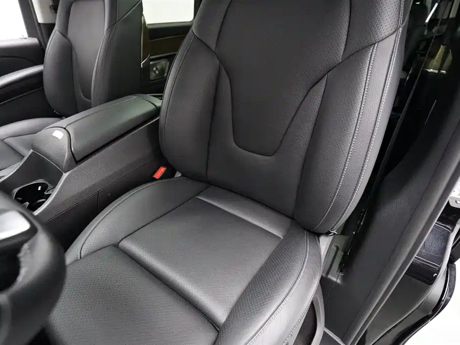 Mercedes-Benz V-Class 2022 V 260 L Long Wheelbase Prestige Edition фото 4