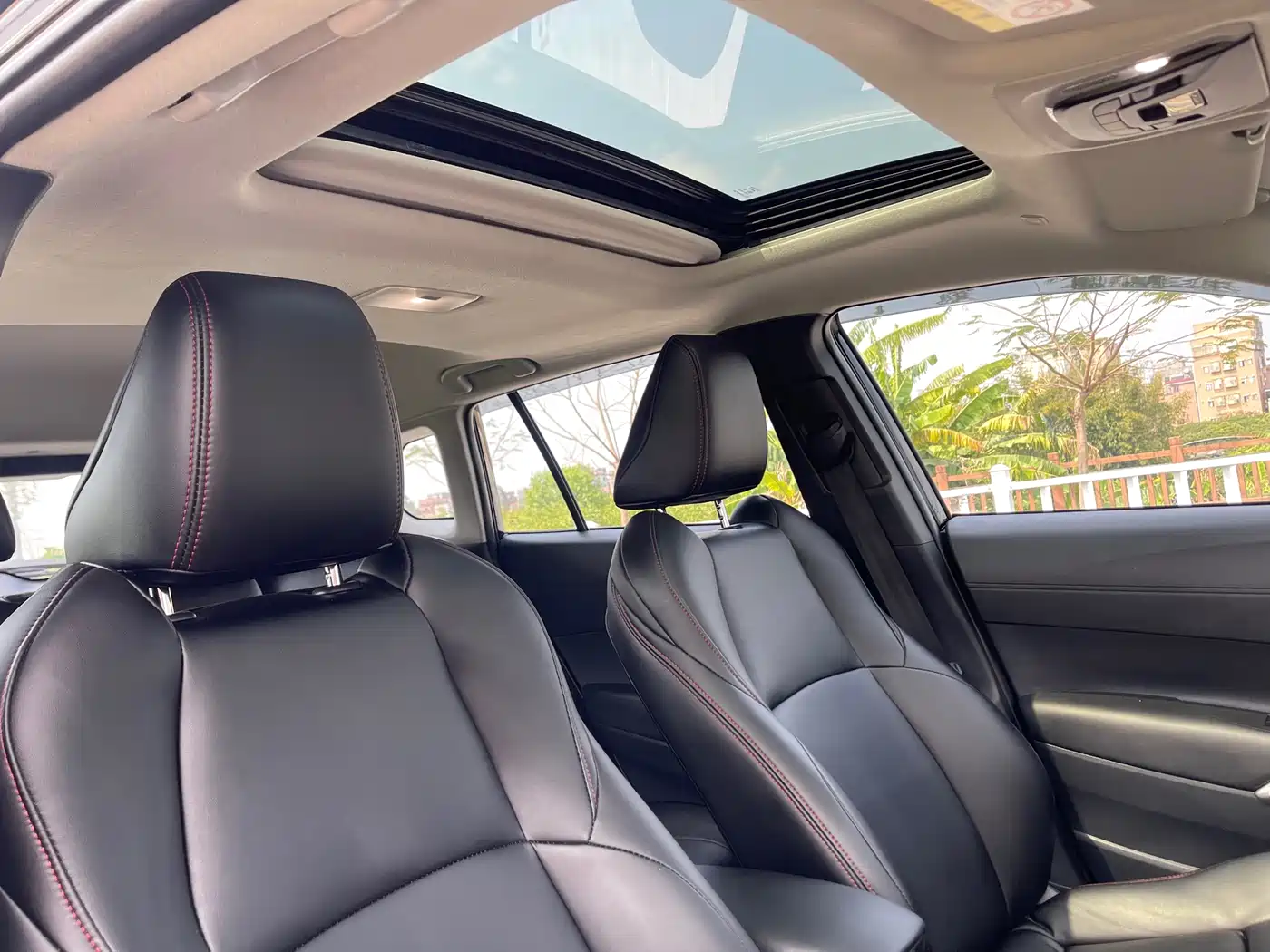 Toyota Frontlander 2024 2.0L Smart Hybrid Dual Engine Leading Edition фото 9