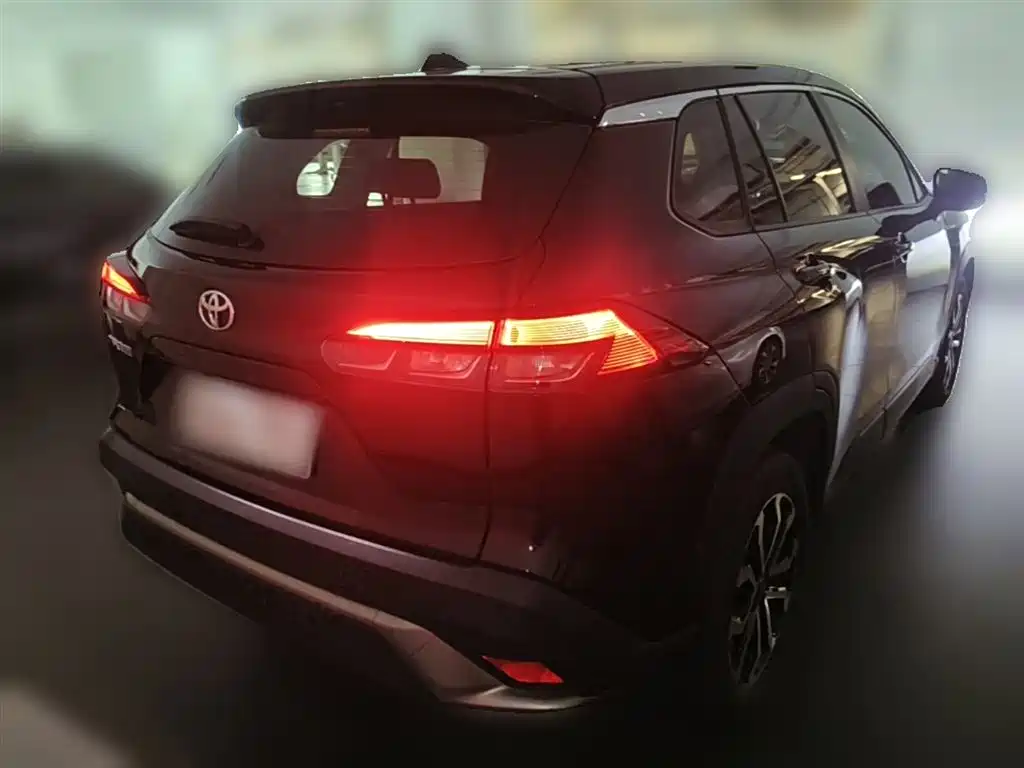 Toyota Frontlander 2023 2.0L CVT Luxury Edition фото 12