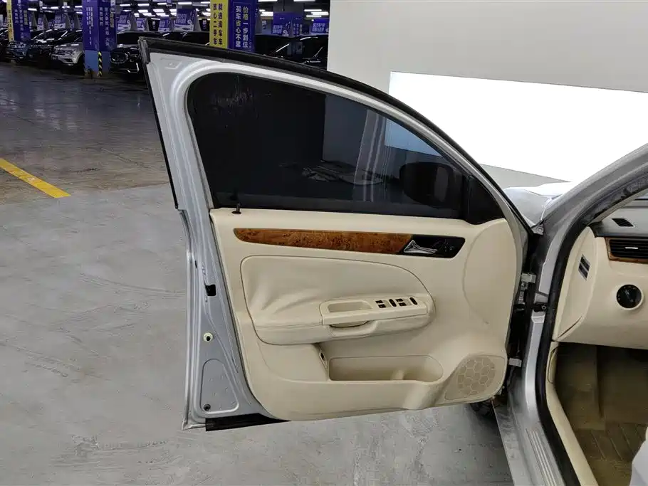 Volkswagen Bora 2008 Model 2.0L Automatic Comfort фото 7