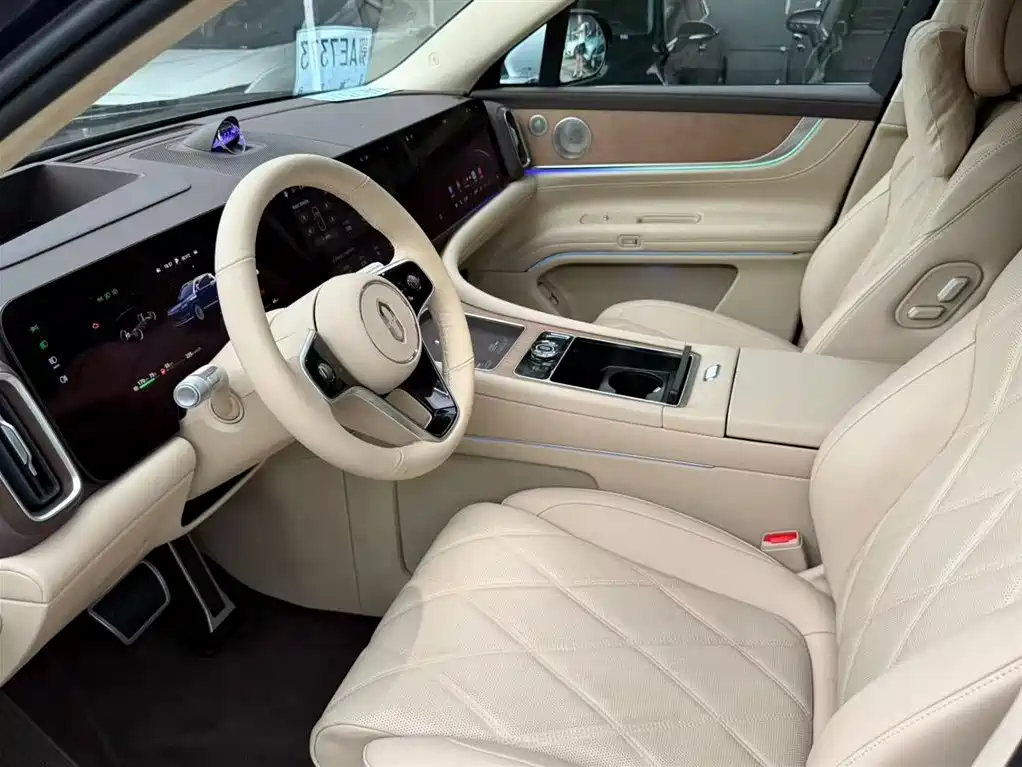 AITO Wenjie AITO M9 2025 Extended Range Ultra 52kWh 5-Seater фото 4