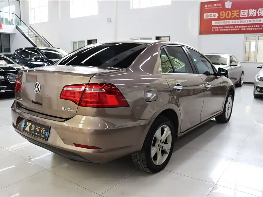 Volkswagen Bora 2014 1.6L Automatic Comfort Edition фото 9