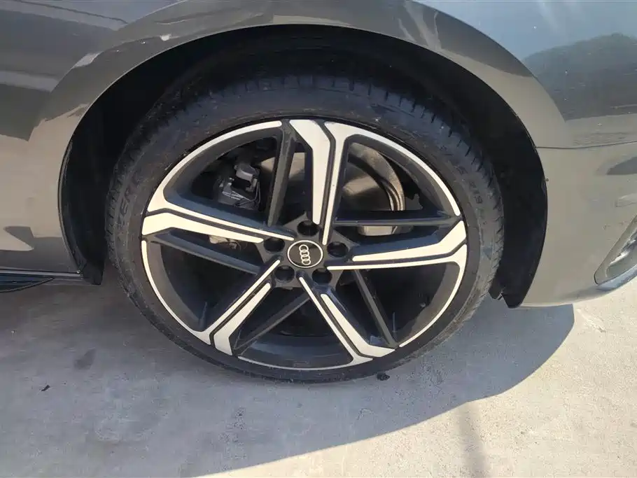Audi A4L 2024 40 TFSI Luxury Dynamic фото 6