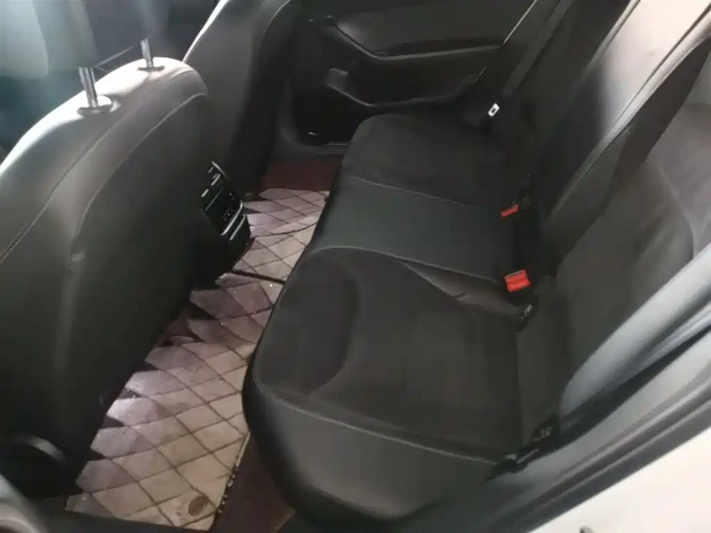 Volkswagen FAW-Volkswagen CC 2021 330TSI Dazzle Edition фото 17