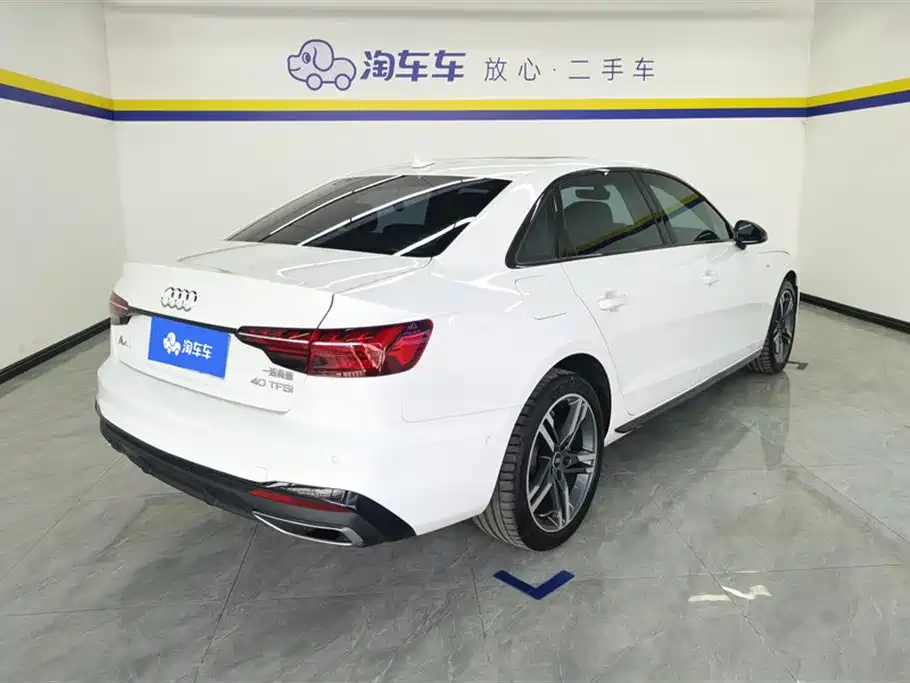Audi A4L 2022 40 TFSI Luxury Dynamic фото 3