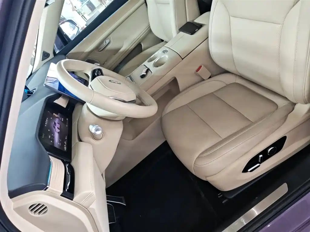 AITO Wenjie AITO M5 2025 Extended Range Ultra AWD фото 15