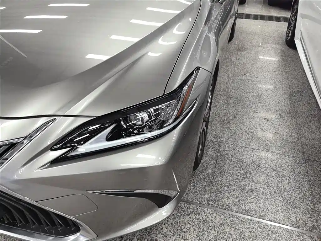 Lexus ES 2020 200 Luxury фото 18