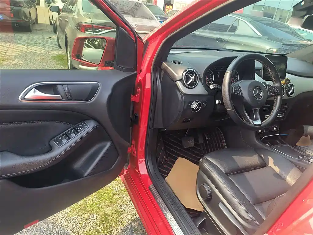 Mercedes-Benz B-Class 2017 B 200 Dynamic фото 12