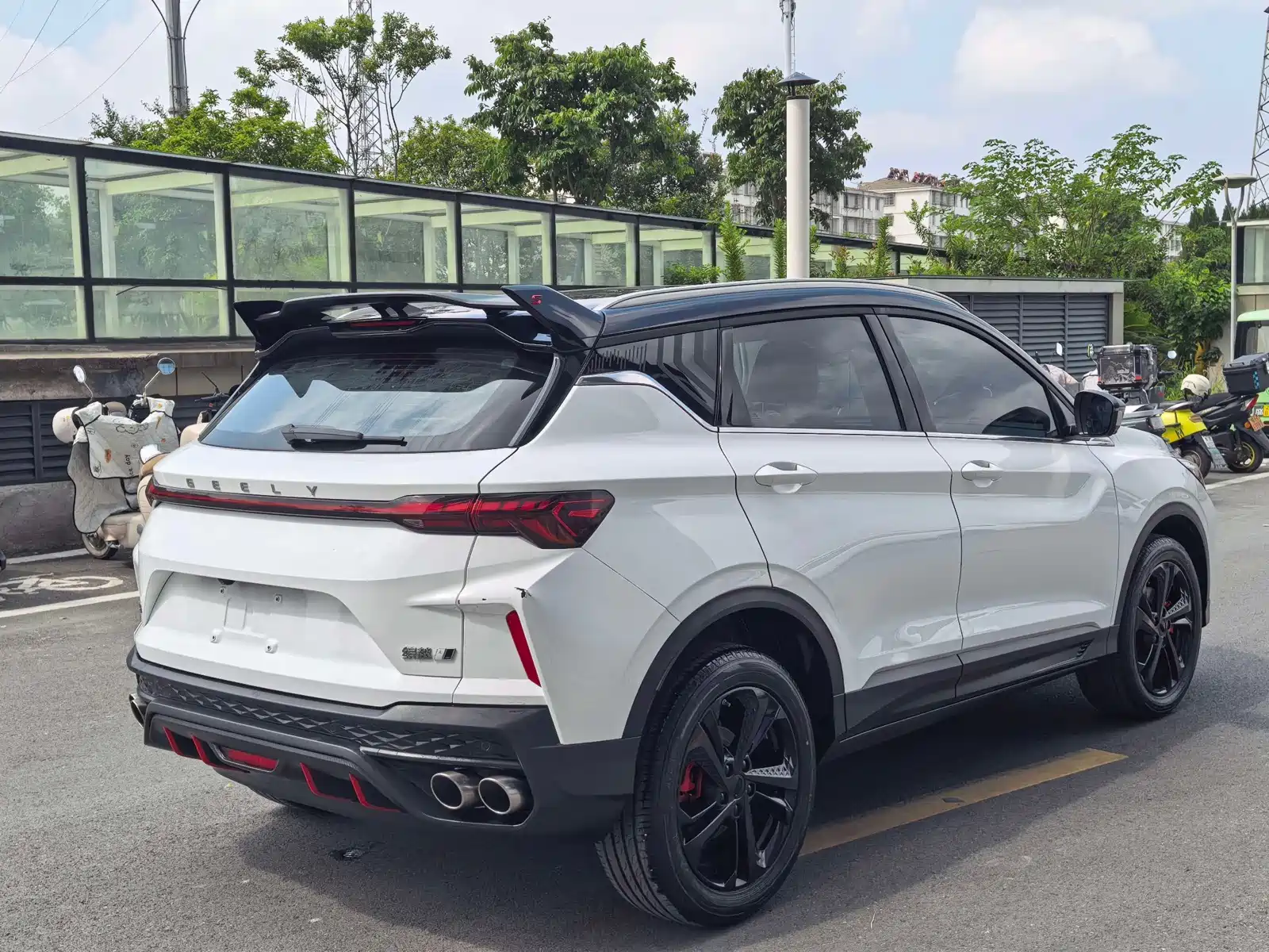 Фото 6 - Geely Coolray