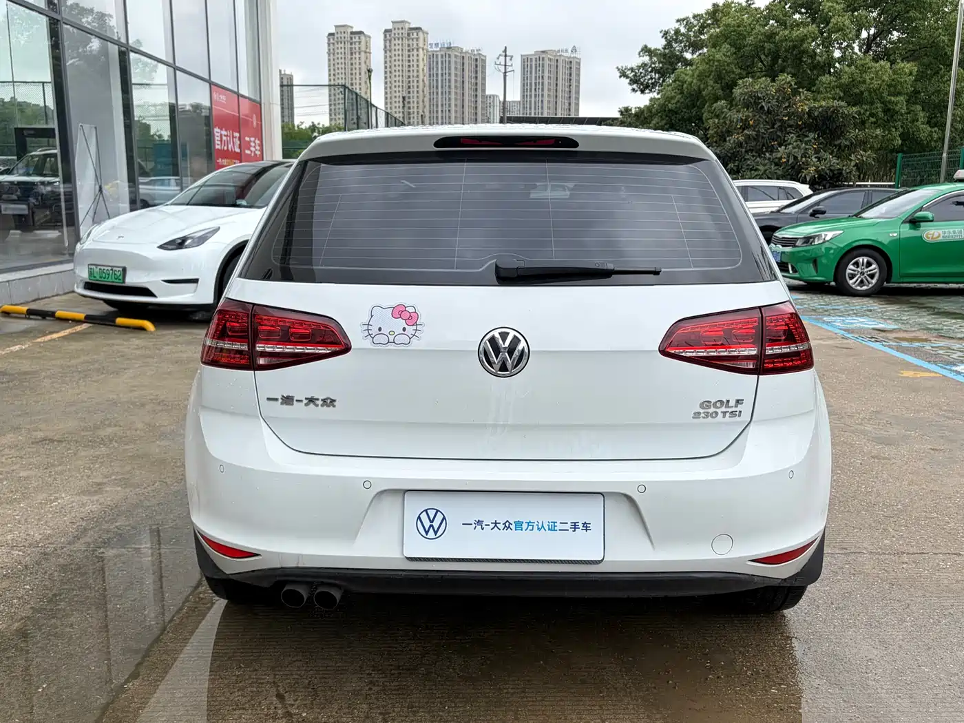 Volkswagen Golf 2017 230TSI Auto Luxury Millionth Anniversary Edition фото 7