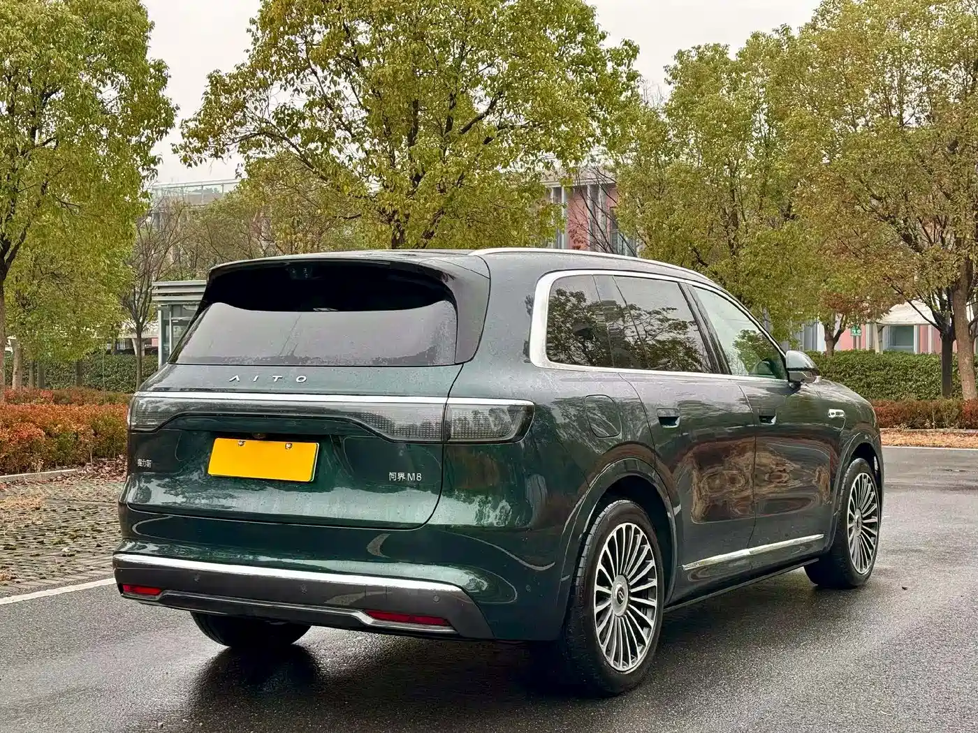 AITO Wenjie AITO M8 2025 Extended Range Ultra 53.4kWh 6-Seater фото 8