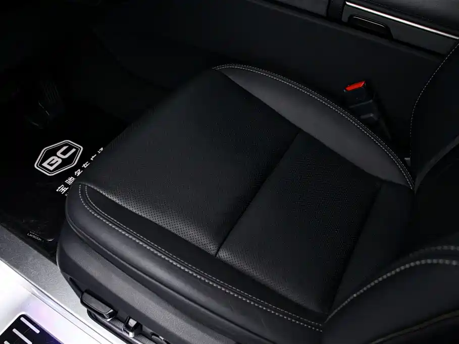 Lexus LM 2023 500h 6-Seater Prestige Edition фото 13