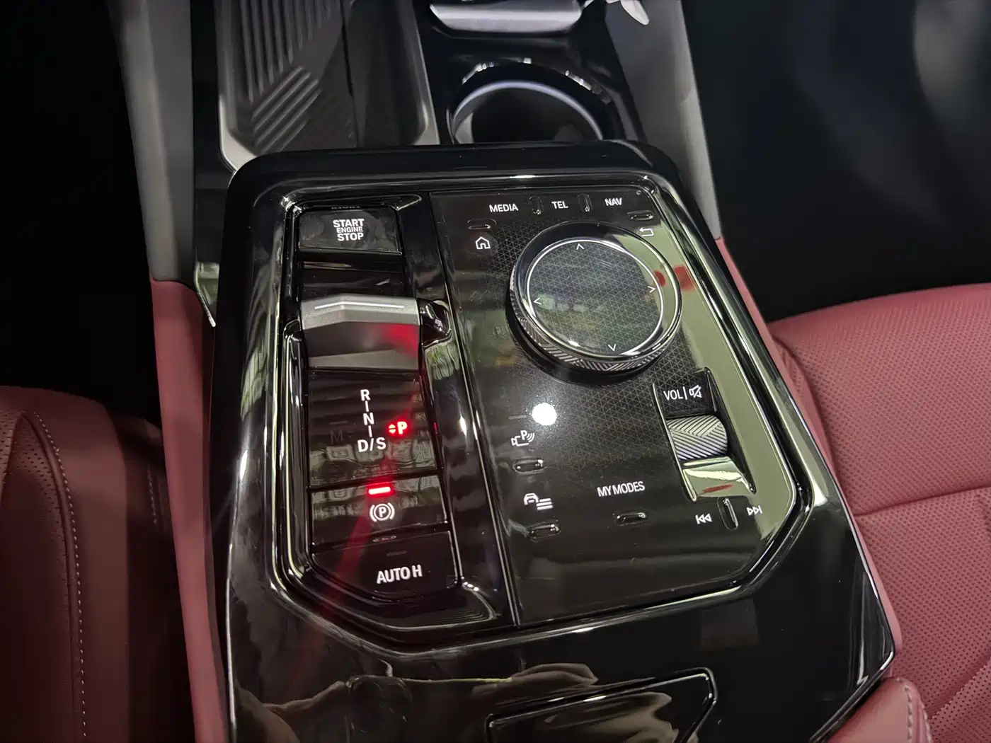 BMW 5 Series 2025 530Li Leading M Sport Package фото 17