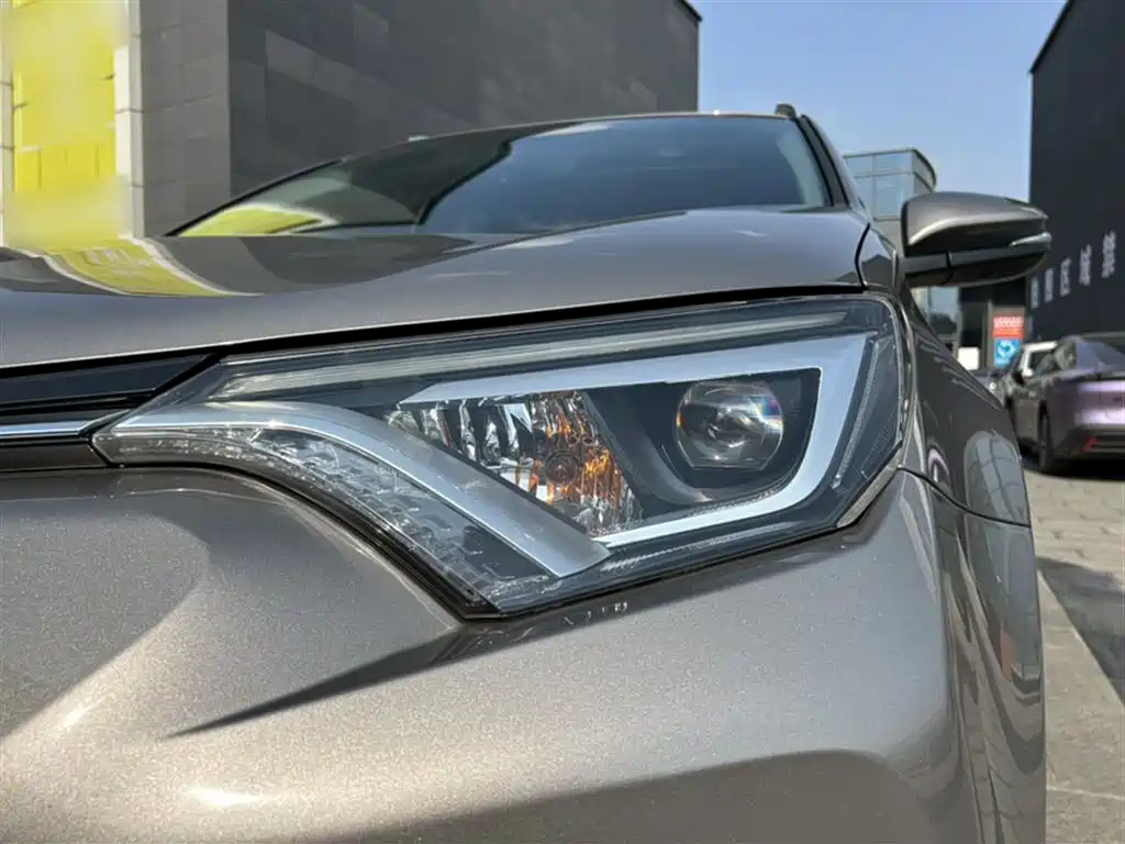 Toyota RAV4 Rongfang 2016 2.0L CVT 2WD Smart (China V) фото 8