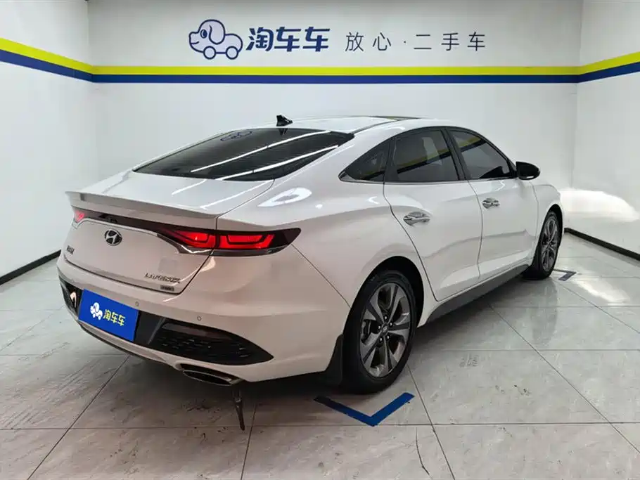 Hyundai Fista 2019 280TGDi Sport Edition China VI фото 3