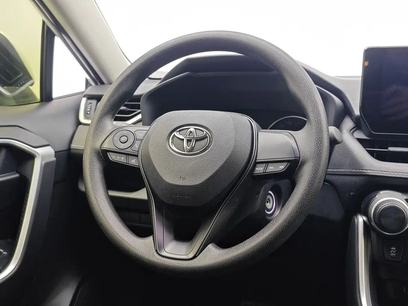Toyota Wildlander 2024 2.0L CVT FWD Leading Edition фото 9