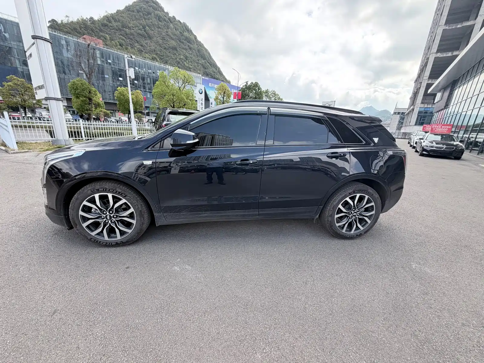 Фото 3 - Cadillac XT5
