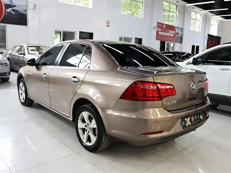 Volkswagen Bora 2014 1.6L Automatic Comfort Edition фото 7