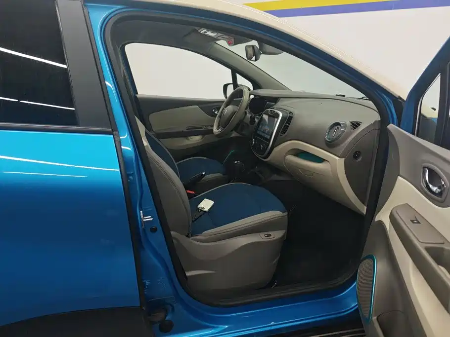 Renault Captur 2016 2015 1.2T Automatic Comfort Limited Edition