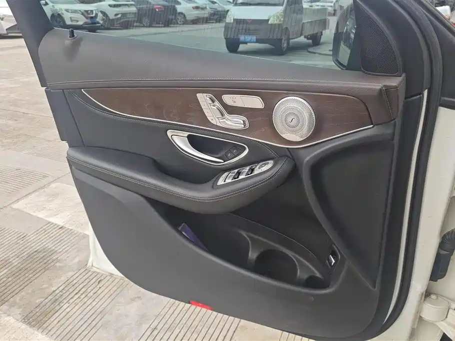 Mercedes-Benz GLC 2019 Facelift GLC 300 L 4MATIC Dynamic фото 7