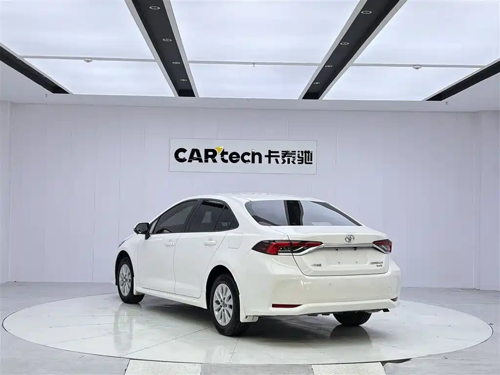 Toyota Corolla 2019 1.2T S-CVT GL Pioneer Edition фото 7