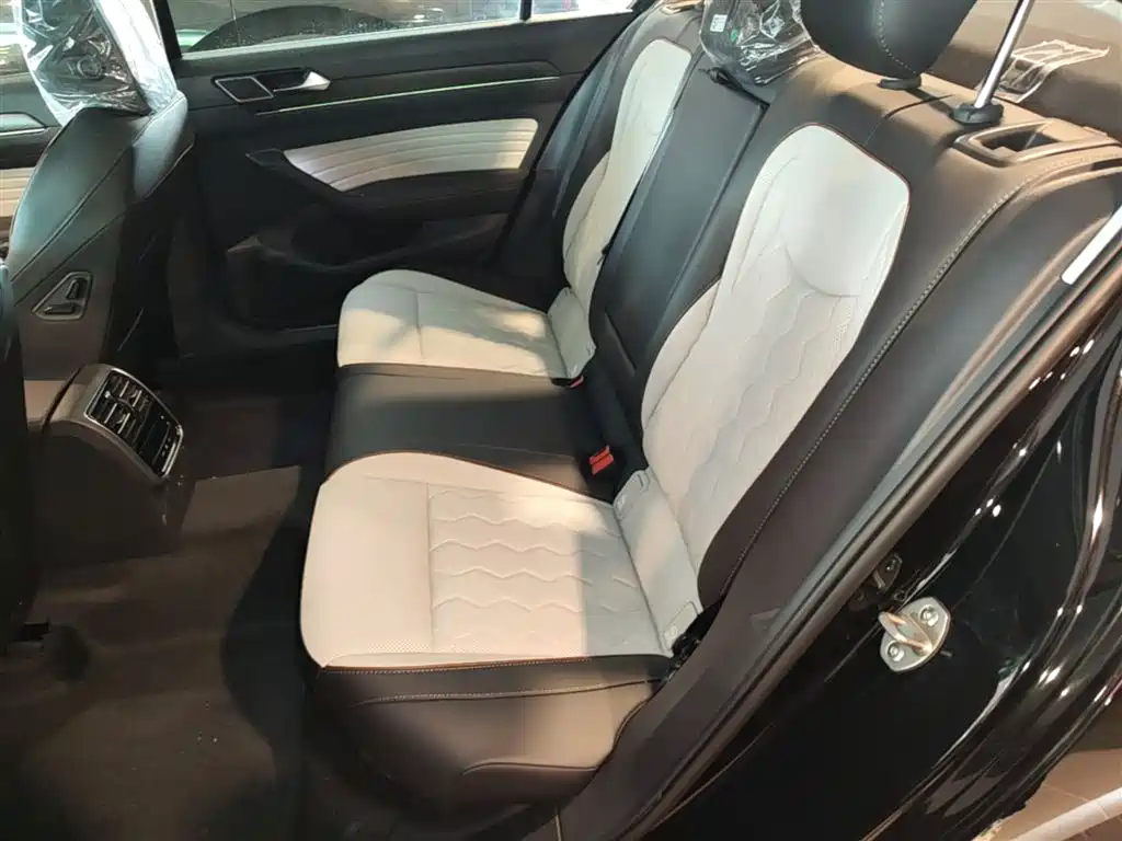 Volkswagen Magotan 2026 Model 30 Million Special Selection 380TSI DSG Luxury фото 17