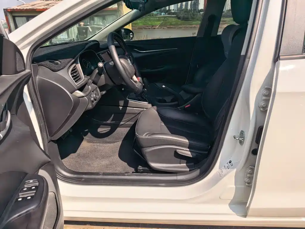 Фото 20 - Buick Excelle