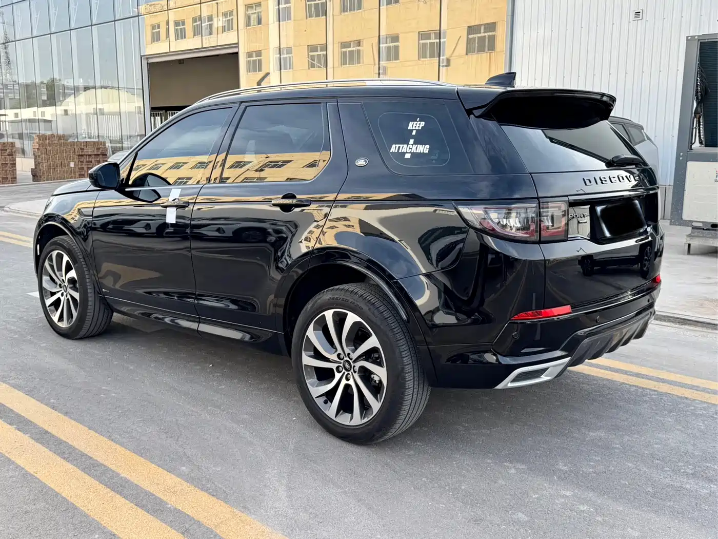 Land Rover Discovery Sport 2022 Model Facelift 249PS R-Dynamic SE Performance Tech Edition 5-seater фото 7