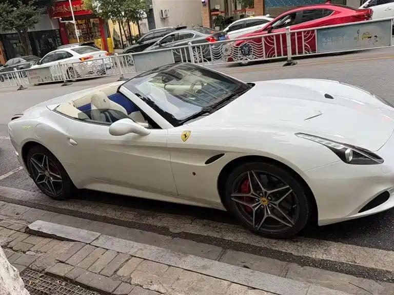 Ferrari California T 2015 3.9T Standard фото 8