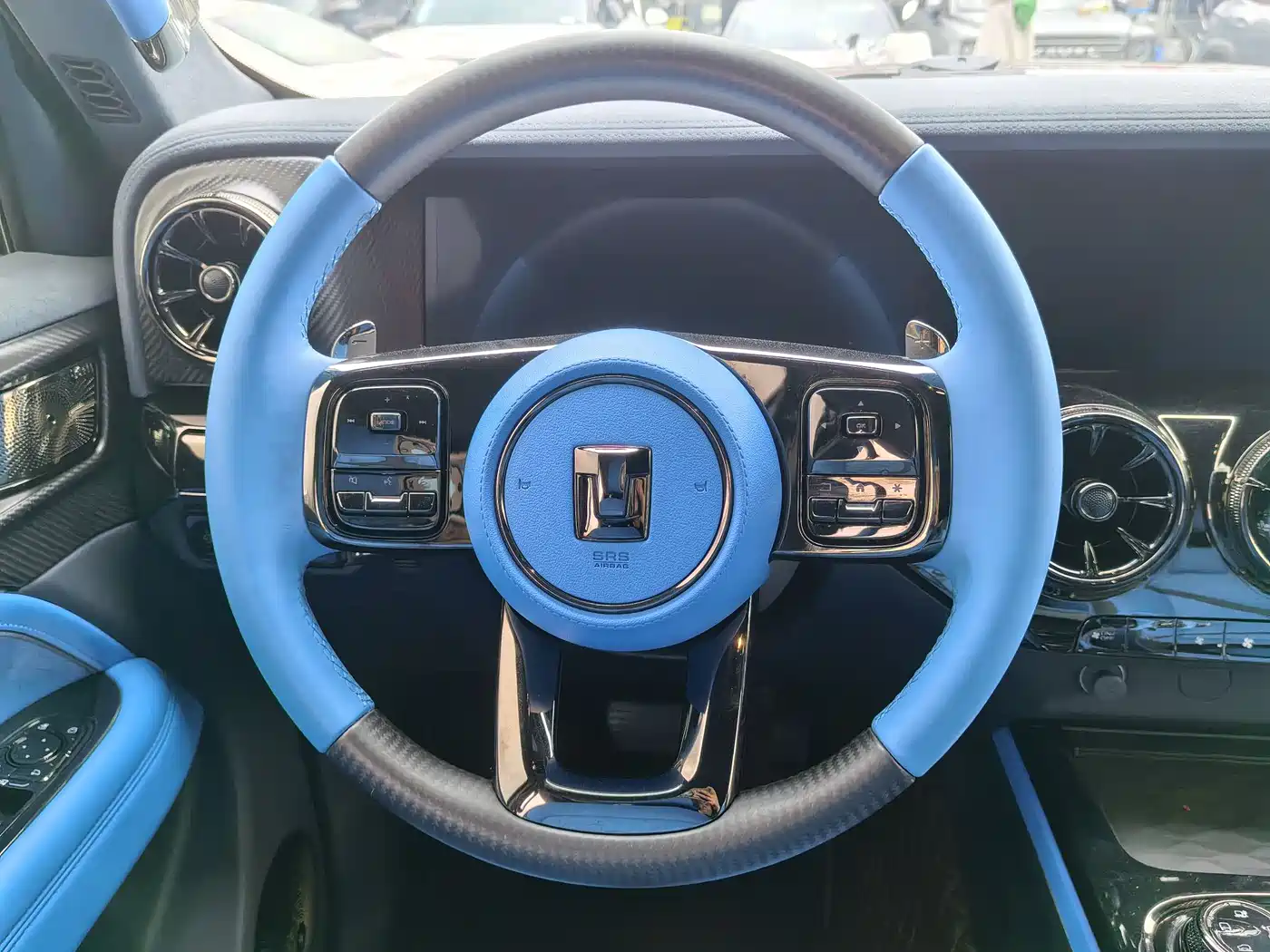 TANK CO CREATION TANK 300