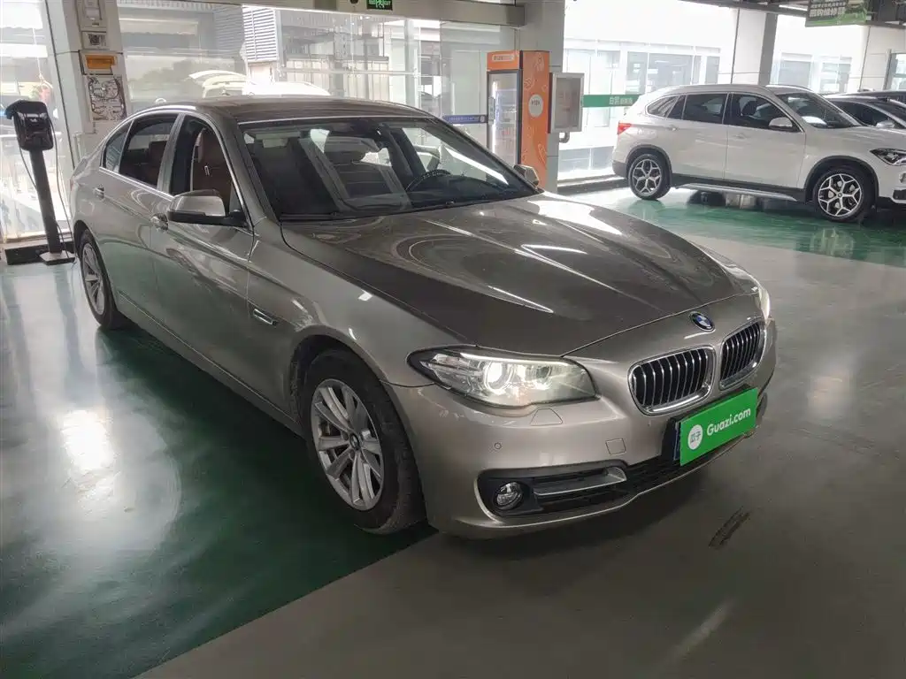 BMW 5 Series 2017 520Li Classic Edition фото 22