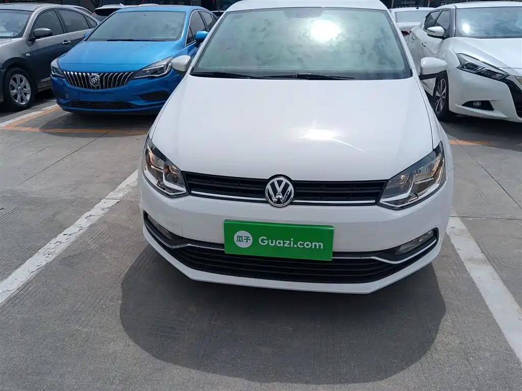 Volkswagen Polo 2014 1.4L Automatic Comfort Edition фото 3