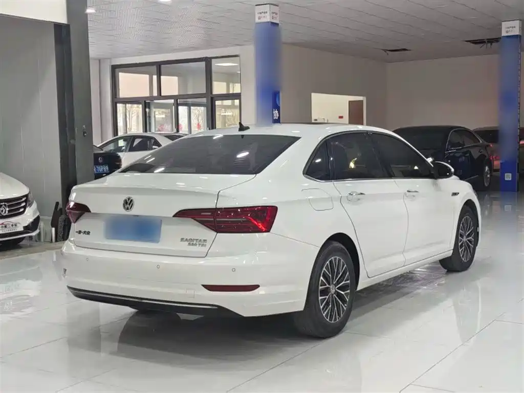 VOLKSWAGEN SAGITAR