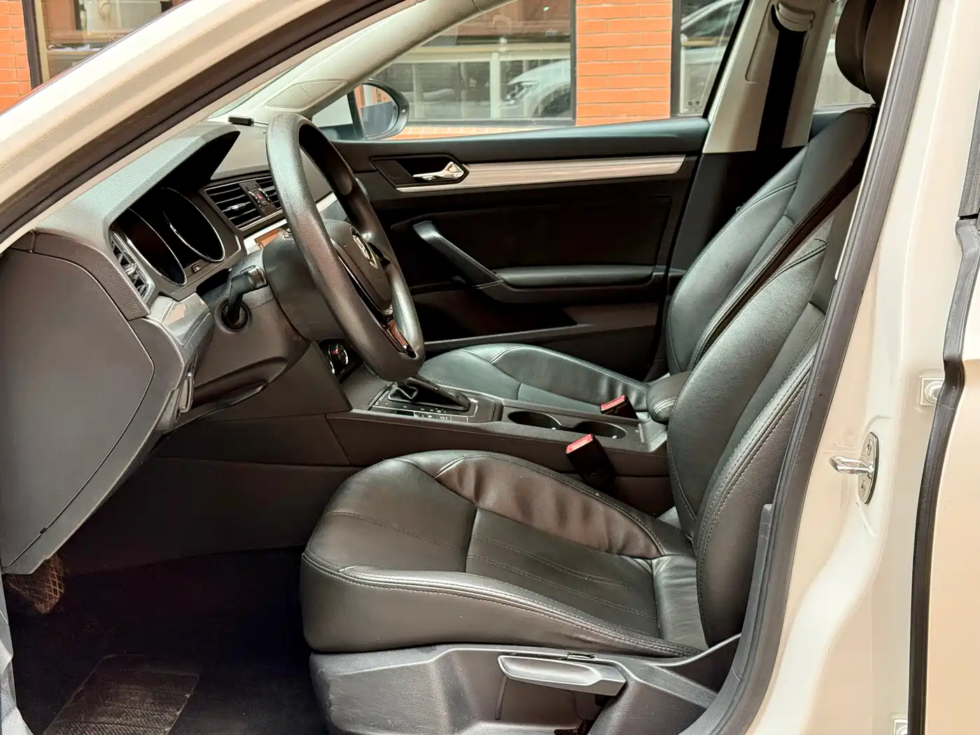 Volkswagen Lamando 2015 230TSI DSG Style фото 8