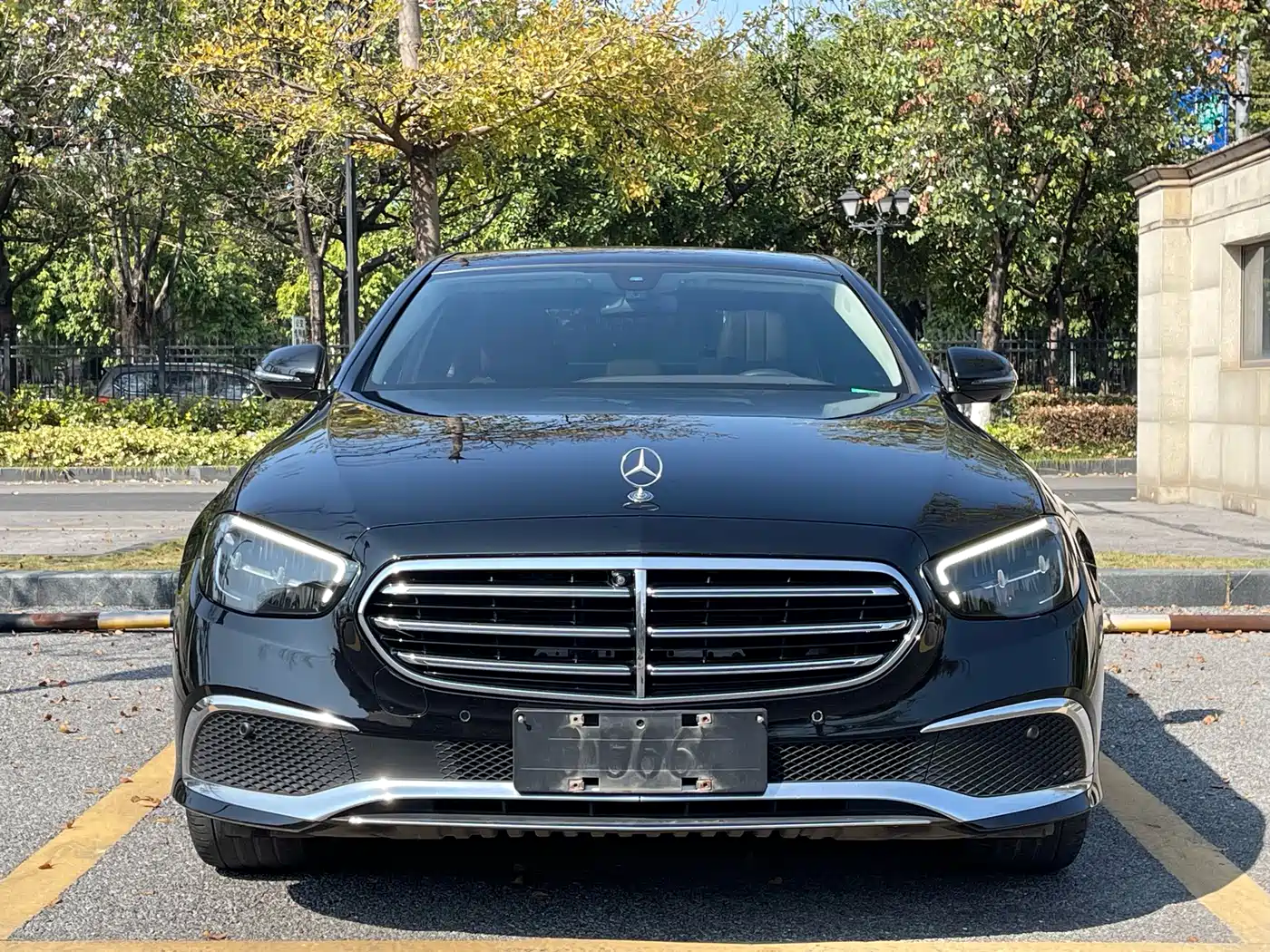 Mercedes-Benz E-Class 2022 Second Facelift E 300 L Luxury фото 2