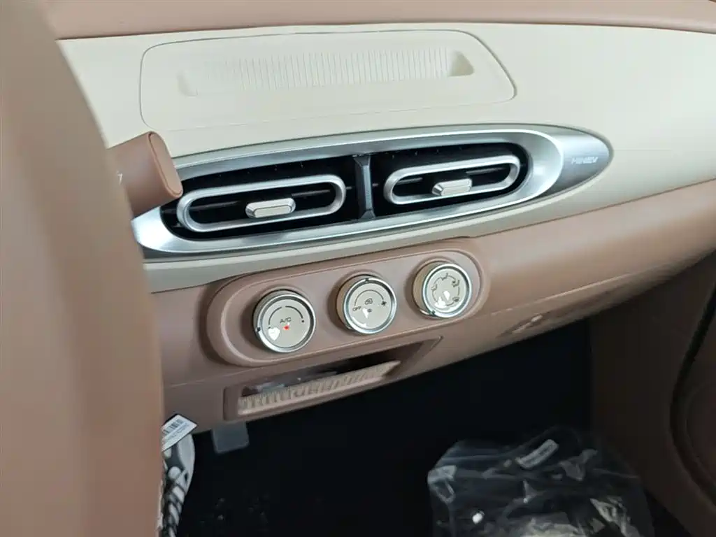 Wuling Motors Hongguang MINIEV 2026 2025 4-Door Advanced