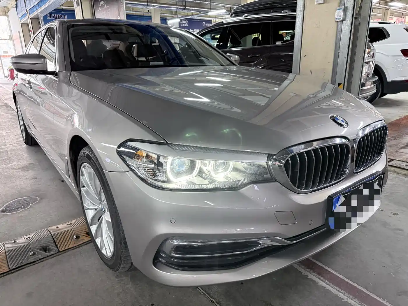 BMW 5 Series 2019 530Li Leading Luxury Package фото 3