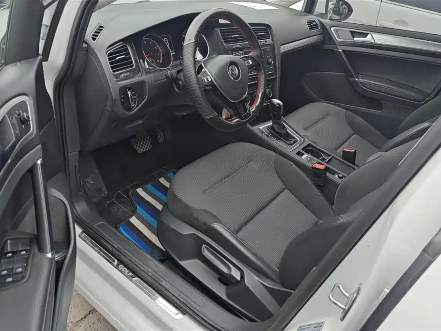 Volkswagen Golf 2018 230TSI Automatic Comfort фото 9