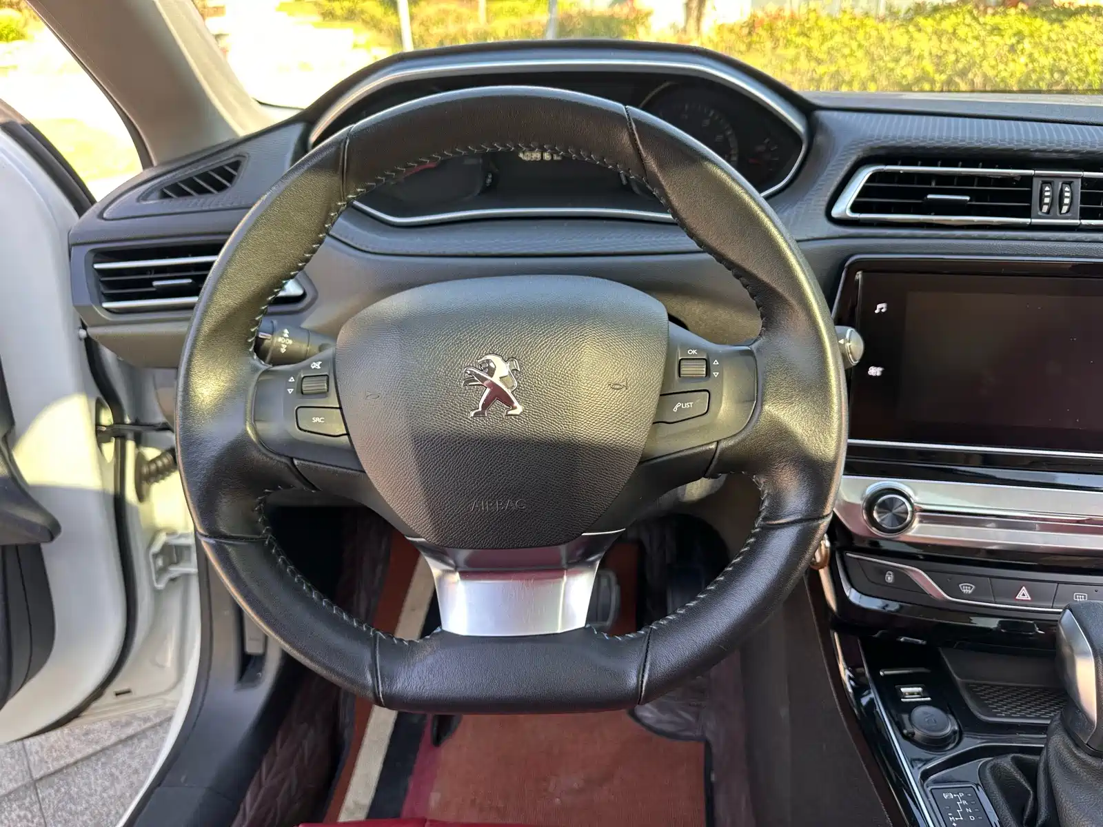 صورة 12 - Peugeot 308